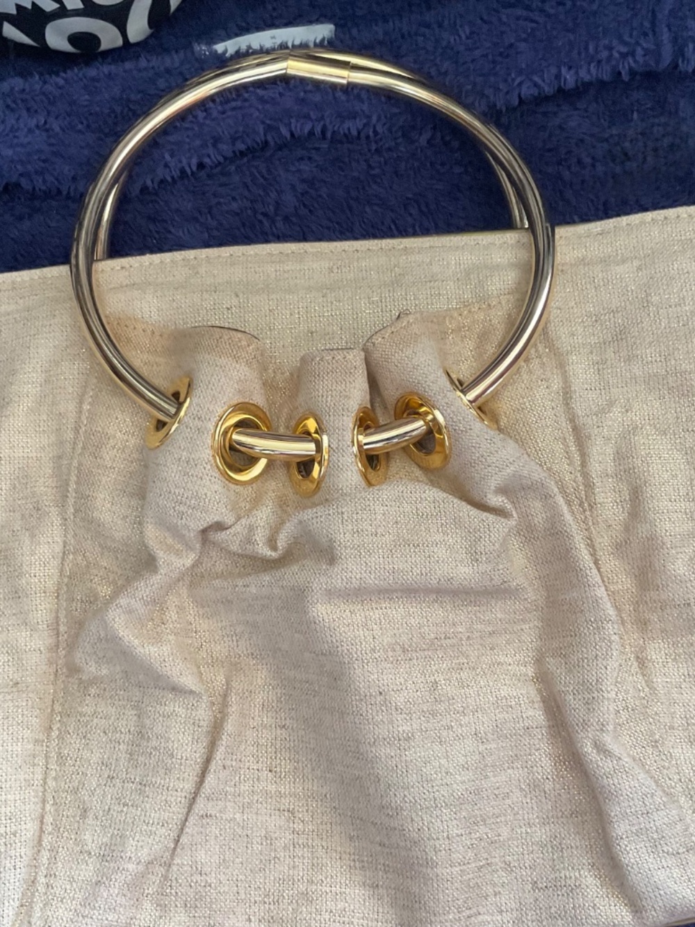 PURSE . VINTAGE  GENTLY USED - Picture 2 of 5